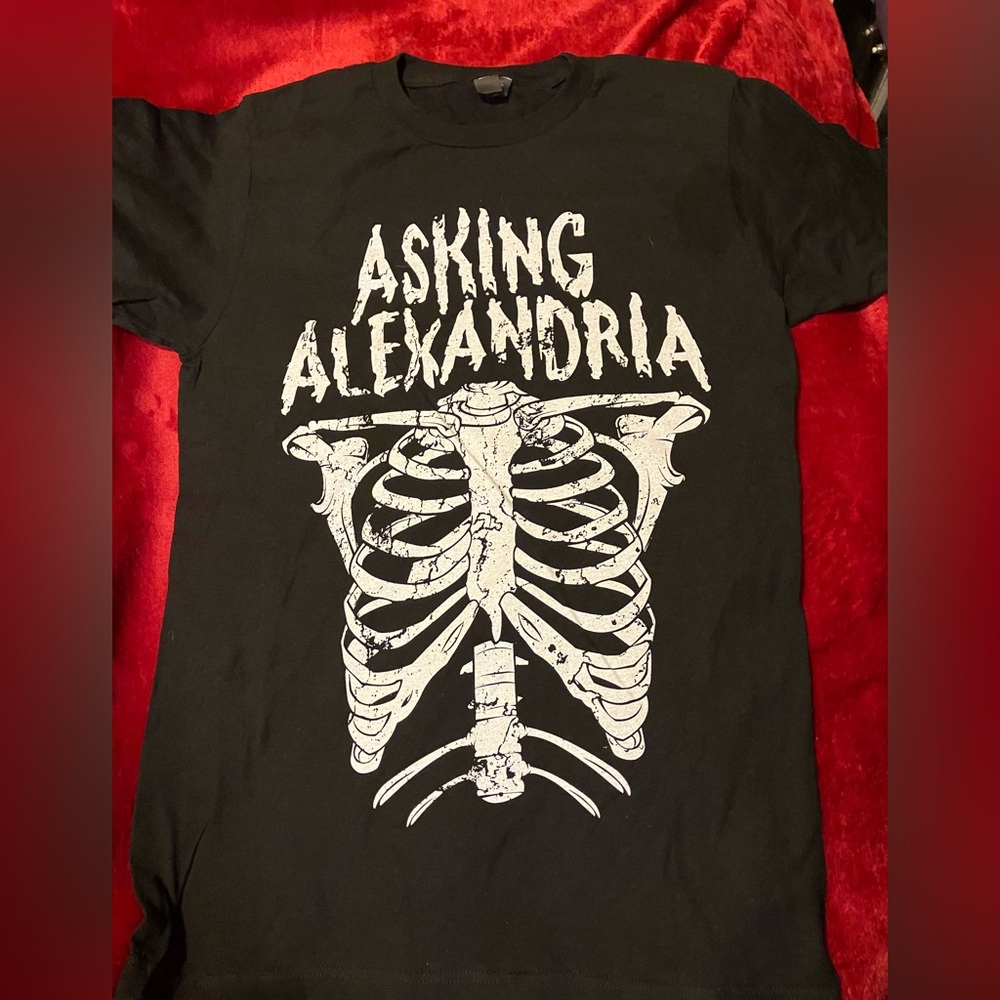 Size small Asking Alexandria 2014 tour band T shirt
